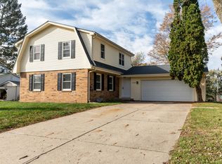 1036 Belle Mar Dr, West Des Moines, IA 50266