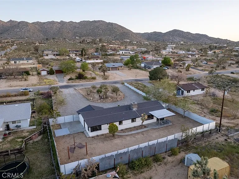 60468 Latham Trl — Photo 36