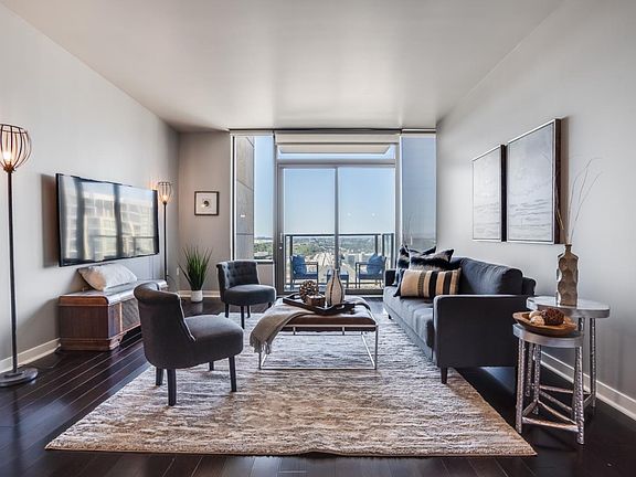 2nd image of 38 N Almaden Blvd Unit 1815
