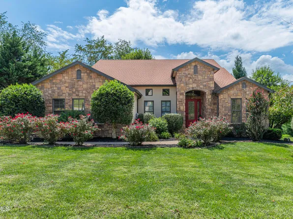 102 Galway Ct, Johnson City, TN 37615