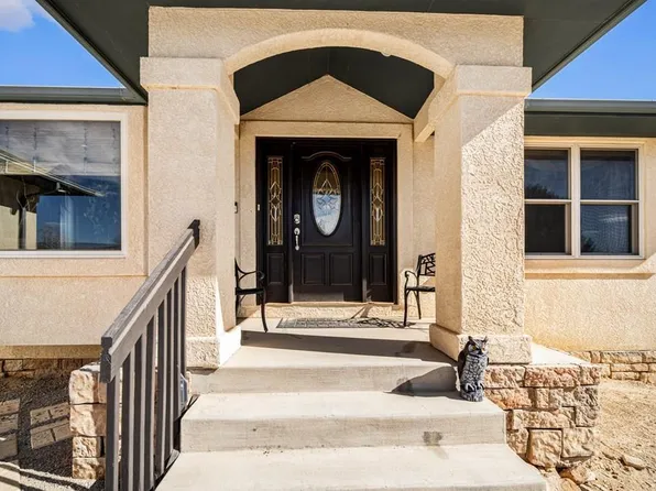 570 S Ferncliff Dr, Pueblo West, CO 81007