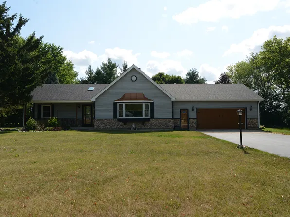 8104 Penny Ln, Richmond, IL 60071