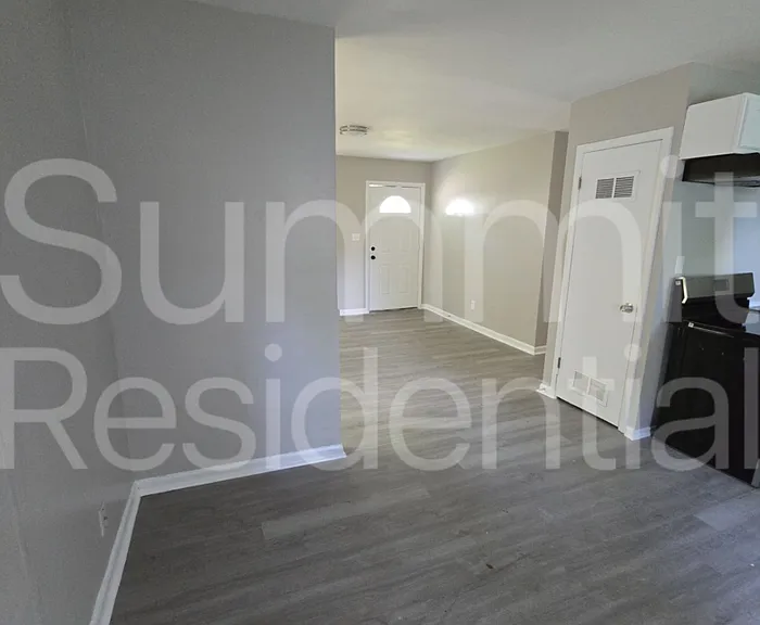 5636 E 40th St — Photo 5