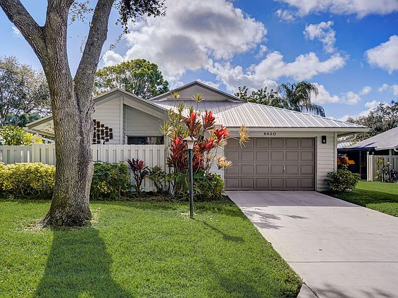 4th image of 8920 SE Eaglewood Way