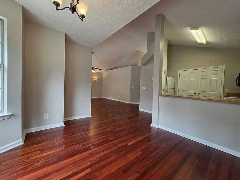 503 Dunwoody Dr — Photo 9