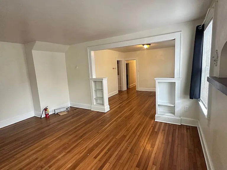 527 Maryland Ave — Photo 4