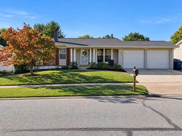 348 Parma Dr, Ballwin, MO 63021