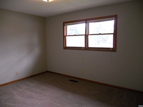 3rd image of 406 Park Ave