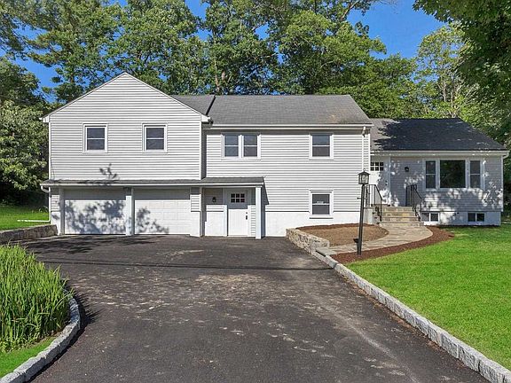 5th image of 3786 Eleanor Dr