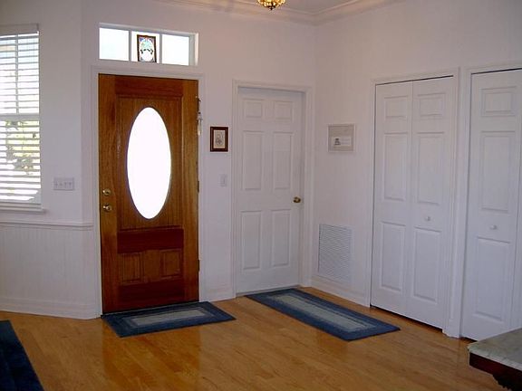 5th image of 815 E 1st Ave