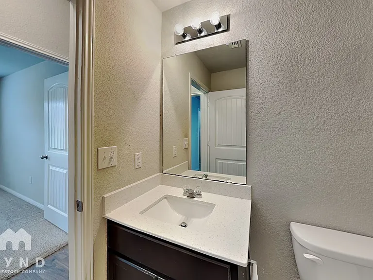 10808 Seguin St — Photo 15