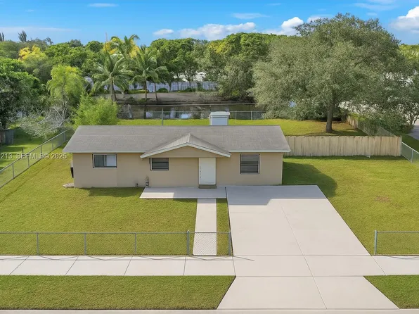 19820 NW 39th Ave, Miami Gardens, FL 33055