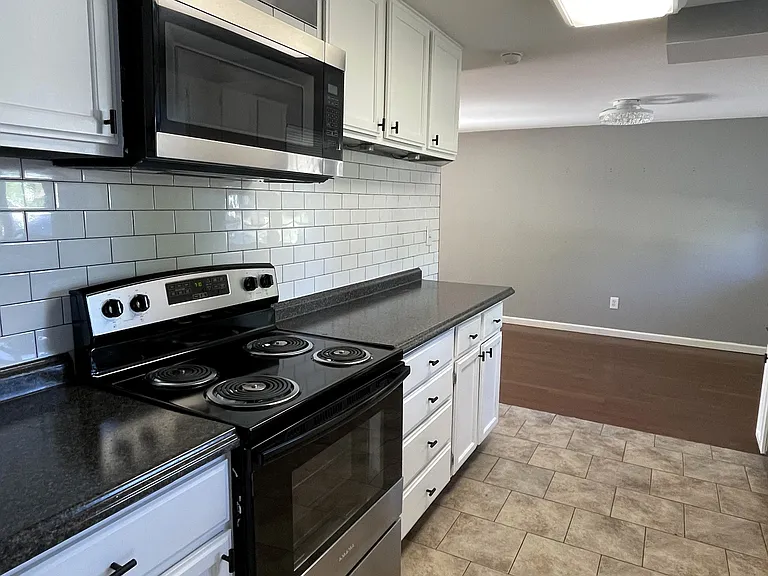 5598 Santiago Dr — Photo 2
