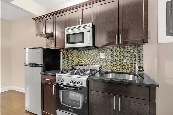 Rented by REAL New York | media 11