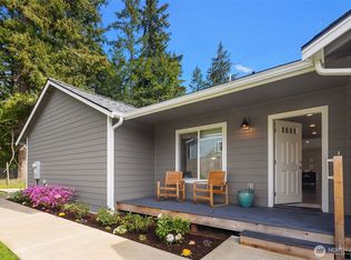 5610 Dawn Ter, Freeland, WA 98249