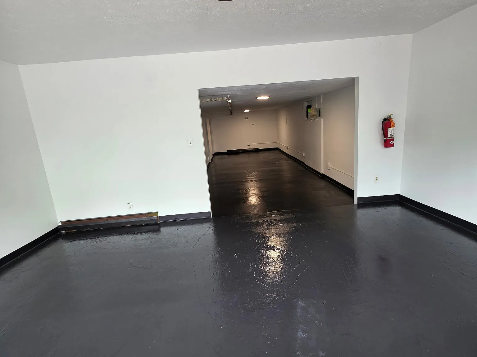 1 bed, 975 sqft, $1,500 — Photo 4