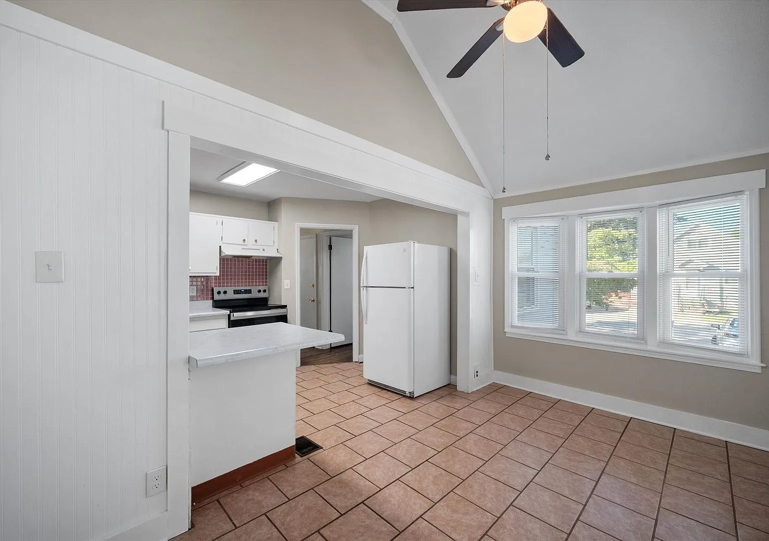 Perfect property on Parklawn — Photo 4