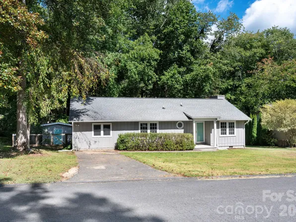 340 Genesis Cir, Black Mountain, NC 28711
