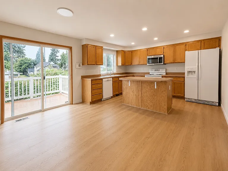 1819 Dayton Ave NE — Photo 11