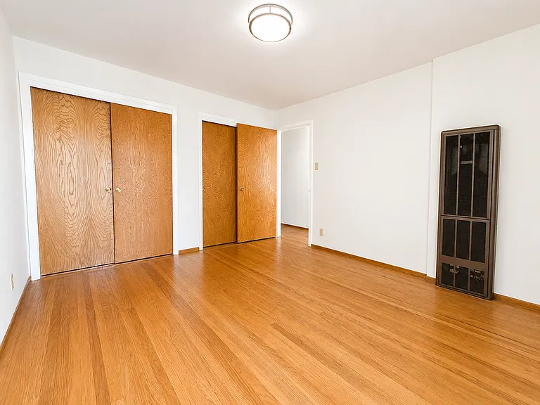 2421 Judah St #2 — Photo 9