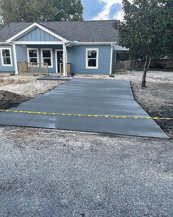 1st image of 20472 Verona St