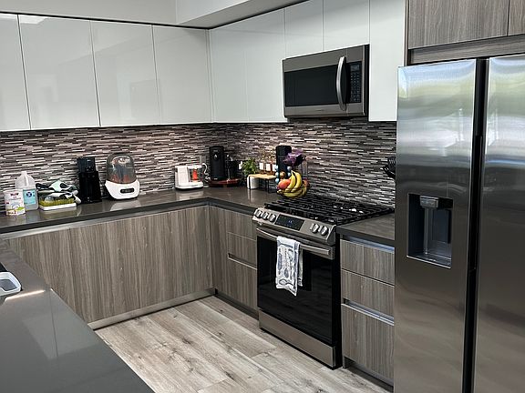 5th image of 4806 Sylmar Ave Penthouse 1