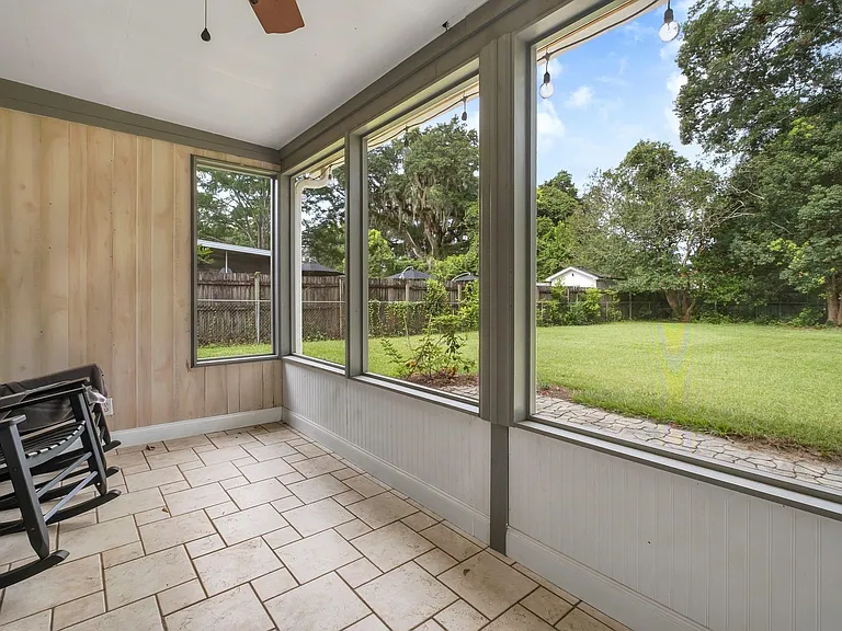 310 Lancaster Dr — Photo 19