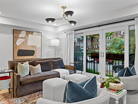 5th image of 610 Forest Ct APT 1