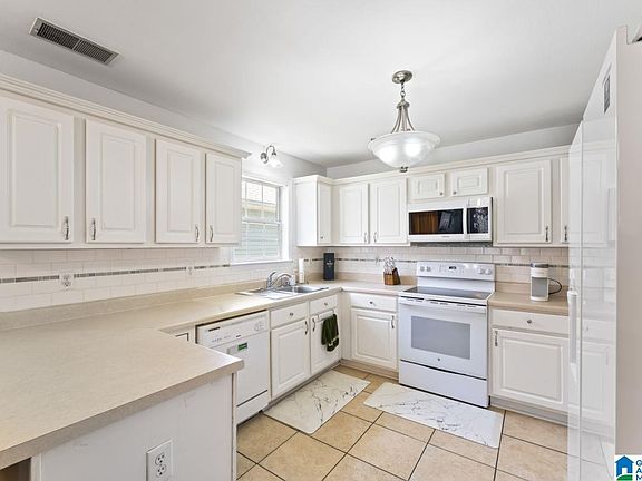 5th image of 312 Camden Cove Cir