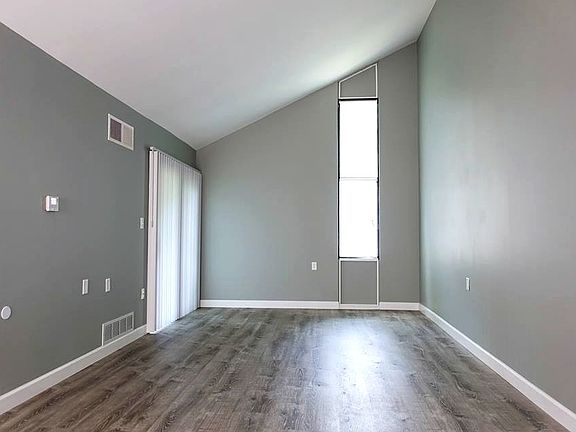 2nd image of 1102 Salem Ave