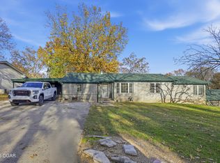 106 Rosedale St, Cassville, MO 65625