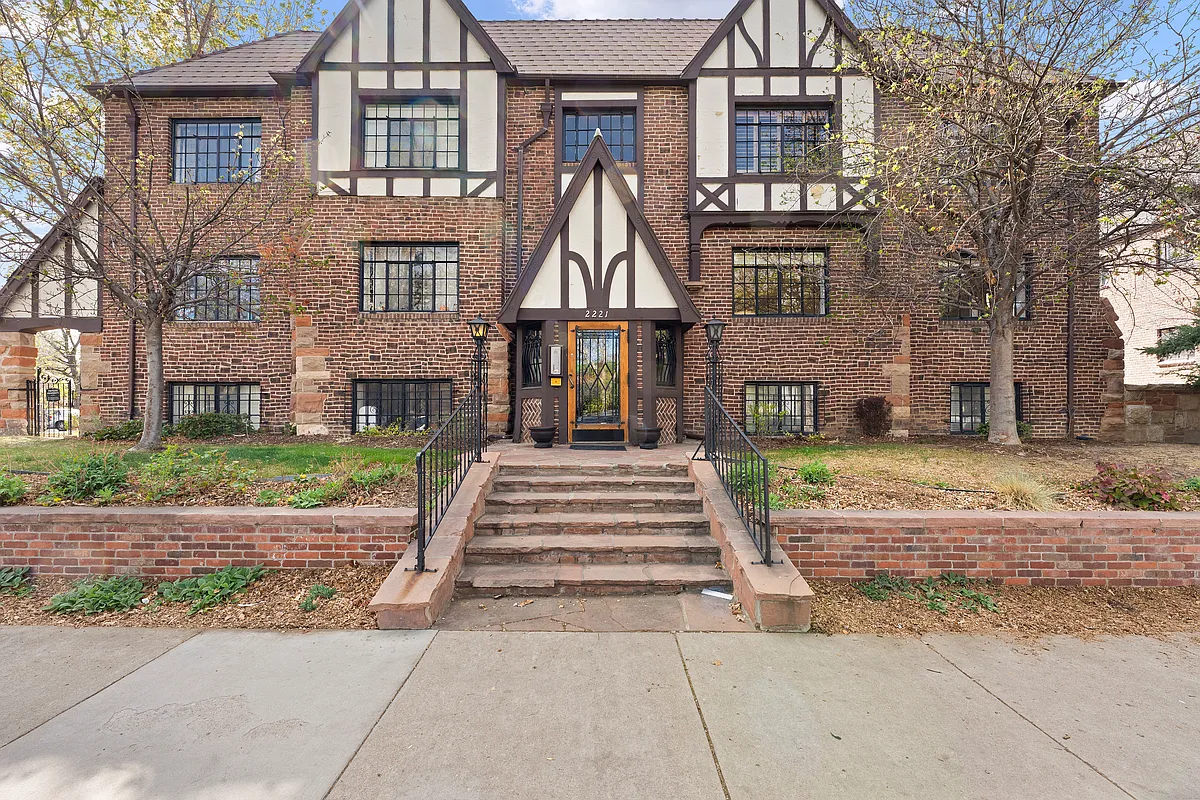Building Photo - 2221 Kearney St #4