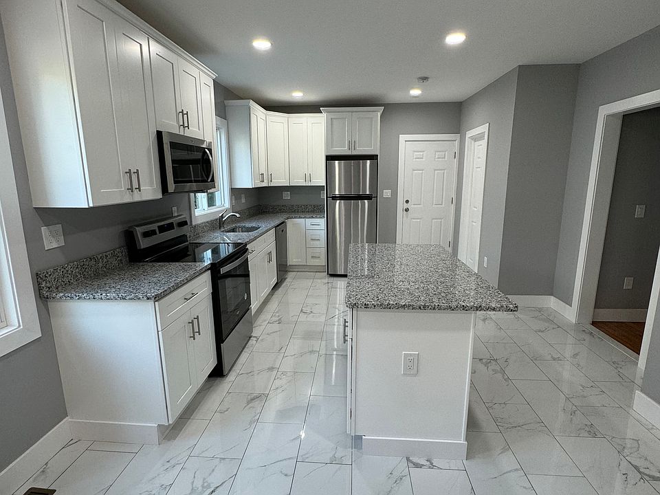 1st image of 773 Pleasant St #1