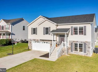 39 Toulouse Ln, Martinsburg, WV 25403