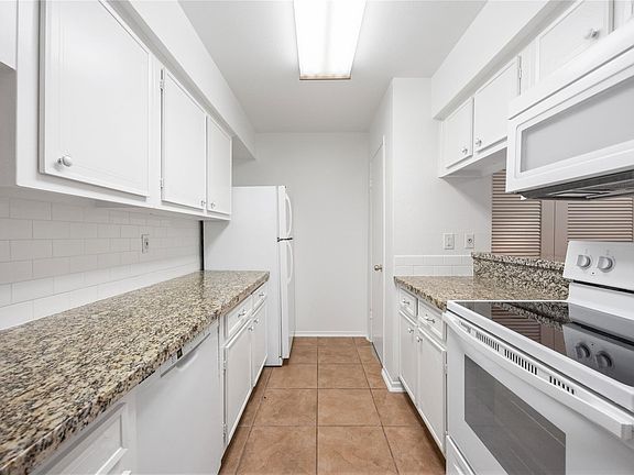 4th image of 3131 Cummins St APT 3