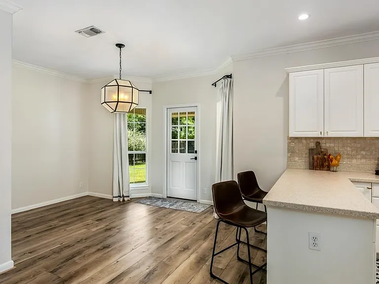 803 N Bowie St — Photo 11