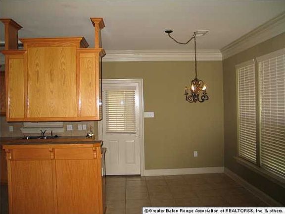4th image of 40481 Fox Run Dr