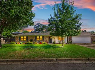 4213 Springbranch Dr, Benbrook, TX 76116