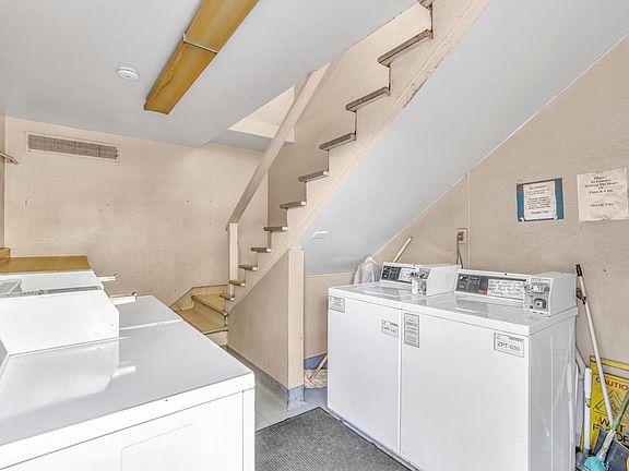 4th image of 858 E Carmen Ave APT H
