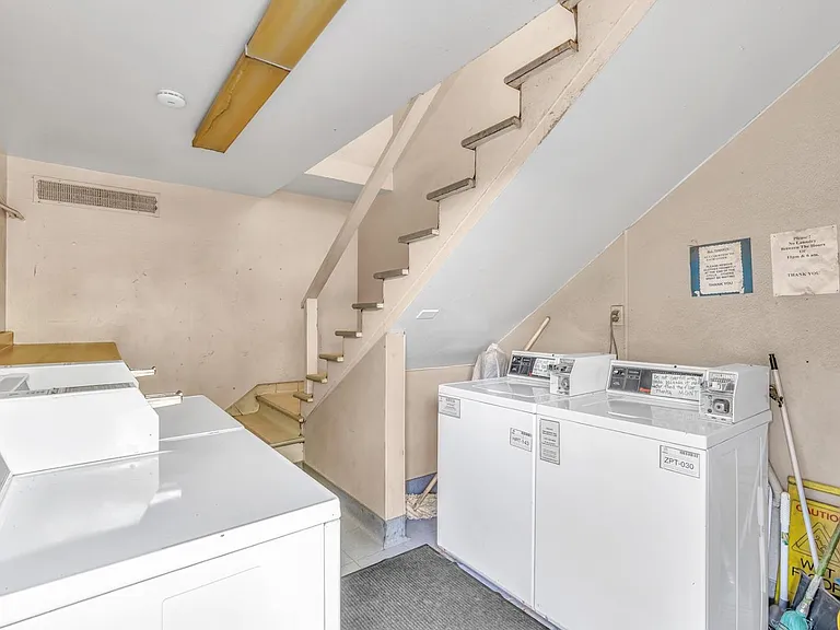 858 E Carmen Ave #H — Photo 4