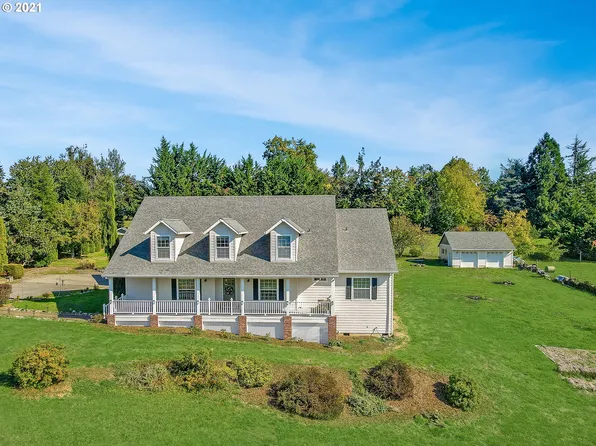 16654 SE Bel Air Dr, Damascus, OR 97089