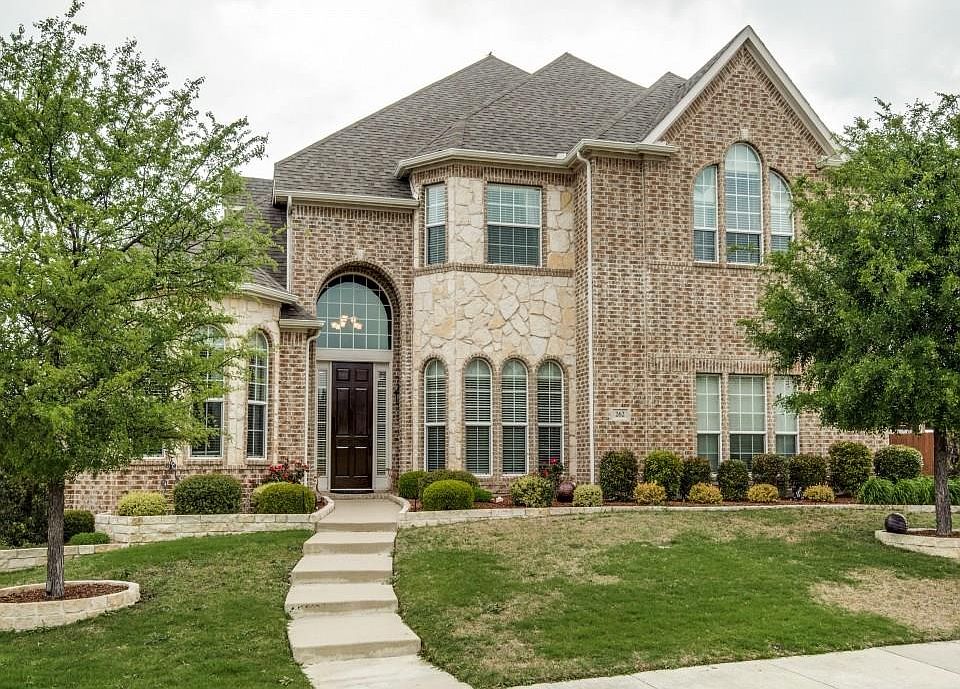 1st image of 262 Boxwood Ln
