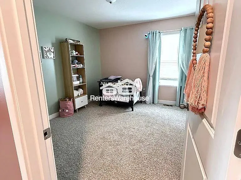 14250 Cheshire Ln N — Photo 15