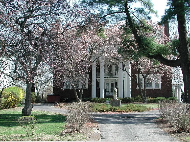 914 W Moss Ave #F — Photo 1
