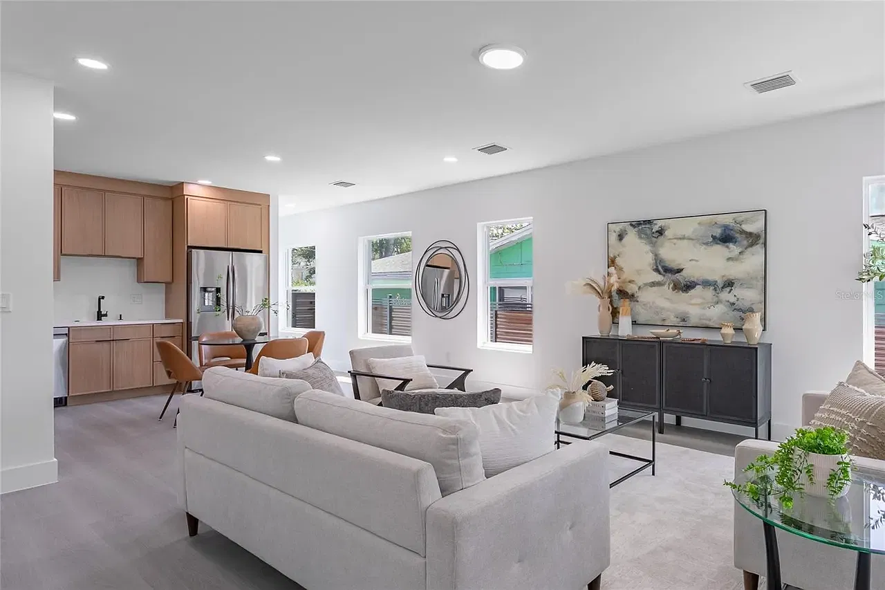 2 bed, 1100 sqft, $2,750 — Photo 3