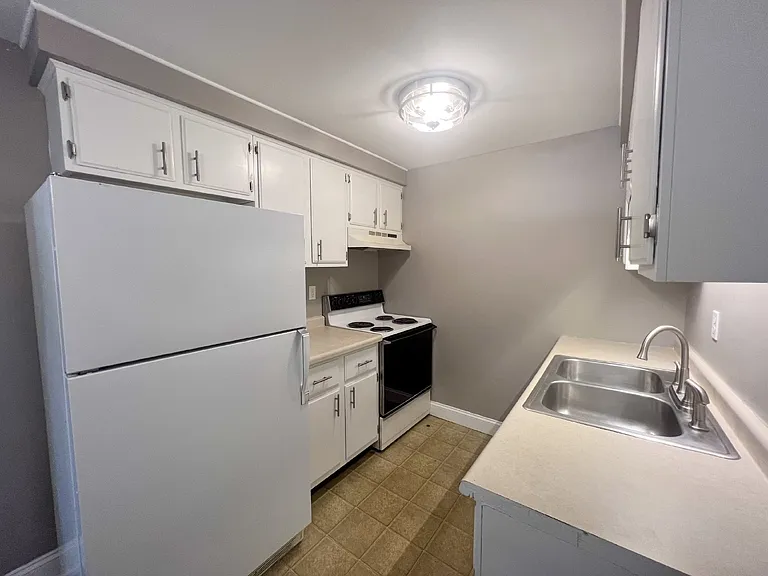1467 Catherine St #1 — Photo 10