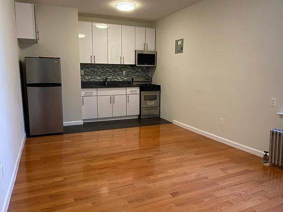 3rd image of 36-06 30th St #F12
