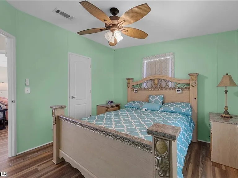 701 Coral Dr — Photo 22