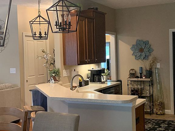 2nd image of 3676 Farnsworth Dr