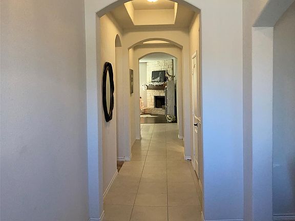 4th image of 1566 Country Crest Dr